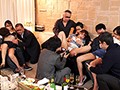 金持ち集結飲み会で笑顔で中出しを受け入れる彼女を見つけてしまった僕 麻里梨夏10