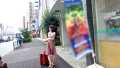 広○すず似の京美人。方言が可愛過ぎる大学生・ひかる(21)。Welcome to TOKYO！！上京したてで東京に染まってないウブな女の子は隙だらけ！？上京の理由→YouTuberに会えるかなと思って。お話聞かせてくれたら謝礼だけじゃなくて東京の観光案内もします→取材OK。→紐パンＴバックで美尻が露わに♪全身性感帯でどこ触ってもビックビク→チ○コに触れたら、今日イチのにんまり笑顔。「なんでそんな嬉しそうなの？」「久しぶりに見たから」→「好きにして良いんですか？うふっ」騎乗位で神腰振り→バックでも自分から動く変態●●カワ娘！！→イクの？ダメ、我慢して…って我慢出来ずに中出ししちゃいましたｗｗ