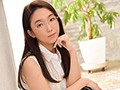 やはり素人妻のSEXがダントツで生々しかった！！ 公営住宅で慎ましく夫婦生活を送る、実はスキモノのメガネ団地妻 戸田美々香 30歳 AVデビュー！！2