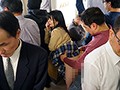 背後から膣奥深く侵入する鬼畜チ○ポにイキ堕ちる危険日孕ませバック痴漢 藤波さとり4