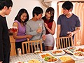 絶倫の僕を取り合う両隣りの人妻と夢のハーレム新生活 友田真希 早川瑞希1