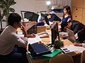 会社の飲み会が終わり…酔い潰れた同僚たち、起きているのは僕と憧れの優香さん二人だけ…。 大島優香5