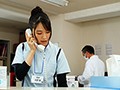 ED薬をいつも笑顔で処方してくれている、薬剤師の人妻さんと自信を取り戻す物語。 勃たないボクは、薬剤師の人妻と―。 向井藍1