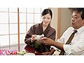 母乳、潮、汗、よだれ、精子… 汁だくでよがり狂う淫乱人妻 中出したっぷり7連発！！ 魅惑の4シチュエーション 米倉穂香10