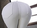 押しに弱いお尻。隣のお姉さんの美尻に理性が吹き飛んで暴走ピストン中出しをし続けたボク…。 香椎花乃1