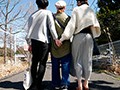セフレ関係の彼女の親友が耳元でこっそり囁き淫語で1泊2日の旅行中もチ●ポがおかしくなるまで何度も中出しを誘惑 月乃ルナ10