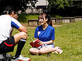 明るい笑顔とユニフォーム越しでもわかるGcup美巨乳で某有名アスリートにも口説かれた元地方局スポーツキャスター AVデビュー 冨安れおな1