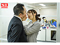 痴女ハラ 若女社長に逆らえず勤務中にイカされ続ける中年平社員の僕 潮美舞8