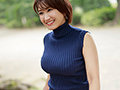 潤んだ瞳でおねだりする、従順過ぎるIカップ人妻。 白戸優 28歳 AV DEBUT1
