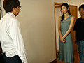地元へ帰省した三日間、人妻になっていた学生時代の先輩と時を忘れて愛し合った記録―。 小松杏1