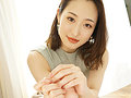 この美貌、この色気、1秒たりとも目が離せない―。 白花こう 31歳 AV DEBUT1