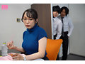 デカ尻女上司の不倫を知ってしまった部下を次々ベロキス封鎖 杭打ち騎乗位中出しで口止め！ 弥生みづき1