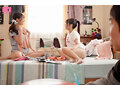 親の再婚でできた義姉二人と相部屋で生活する事に！W杭打ち騎乗位＆W乳首責めで毎日朝まで中出しさせられる僕。 三尾めぐ 穂花あいり2