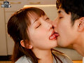 朝起きたら部屋に潮でビショ濡れの布団と爆乳同級生！いつも生意気で悪態ばかりついてくるのに、甘えてきたので… 弓乃りむ8