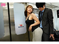 ジム帰りに着替えず電車へ乗ってくるスポコス巨乳お姉さんについ手を出してしまったボクは密着汗だく逆痴●で終点まで何度も射精させられて… 都月るいさ2