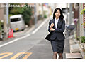 女上司、歪んだ刺激と躾に溺れるSM不倫性交。昼休みはダメな部下に躾けられて…。 専属美女の『苦しみ』という快楽を解放―。 水戸かな1