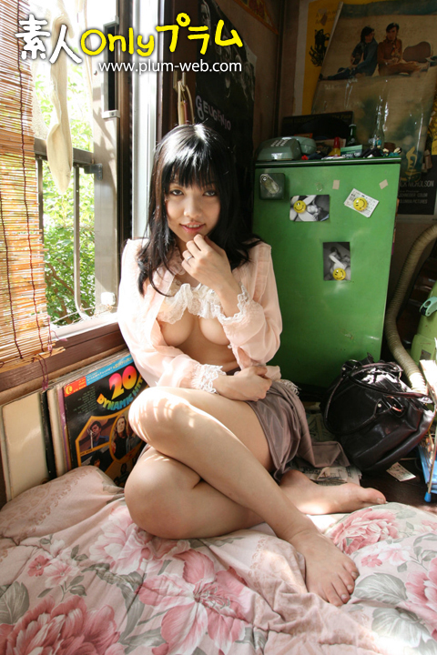 素人四畳半生中出し148 かすみ 26歳