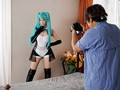 美巨乳コスプレイヤー はじめての中出し乱交オフ会 ティア1